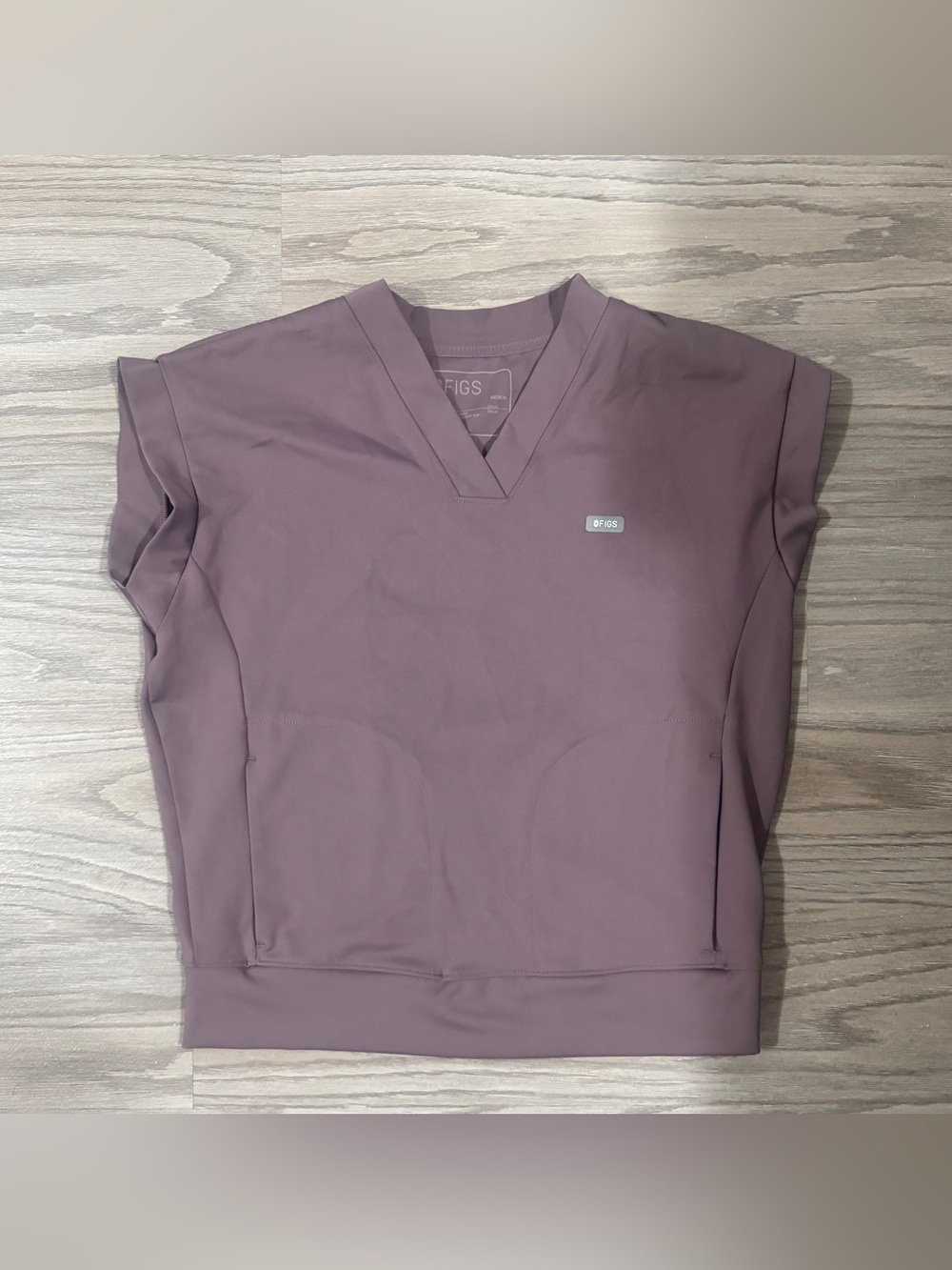FIGS Mira V-Neck Banded Scrub Top Plum Medical M